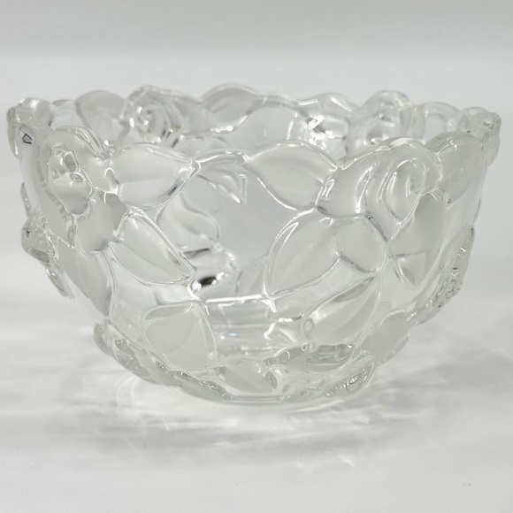 Vintage Mikasa Bella Rose 3D Crystal Bowl - Picture 5 of 9